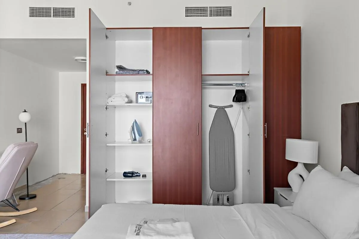 דובאי 2-Bedroom Apartment Near To The Beach In Sadaf 0*,